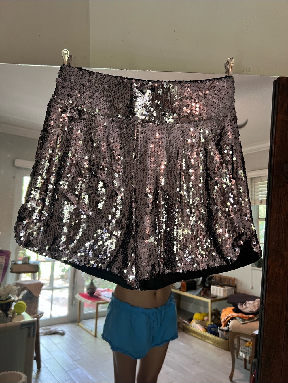 AKIRA Silver Sequin Shorts w/pockets Size M NEW w/o tag!